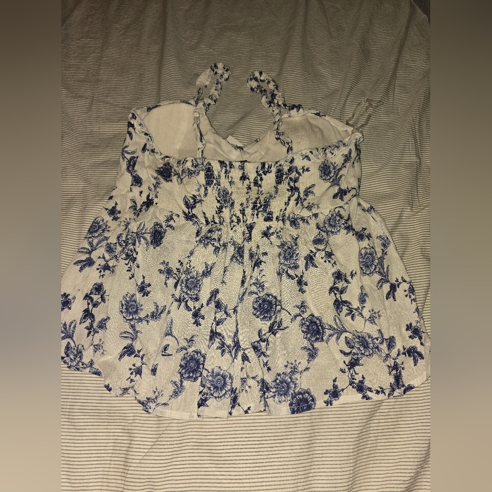 Summer top - Picture 2 of 3